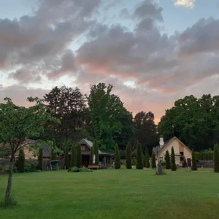 Forest Edge Lodge *